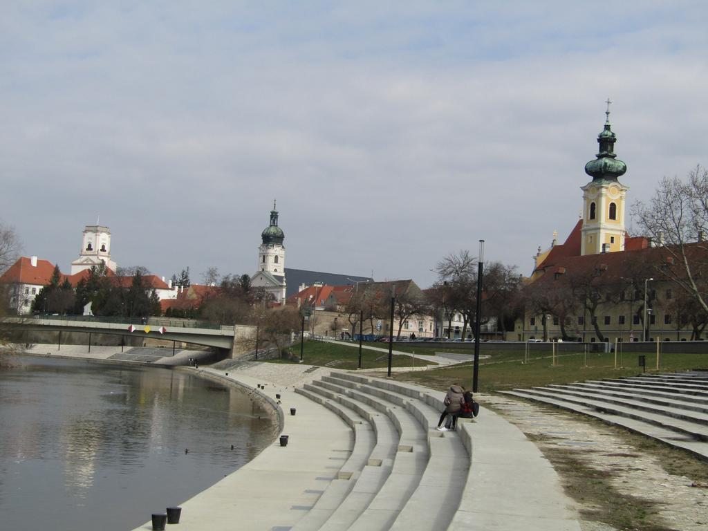 M.M. Home Apartman Győr Esterno foto